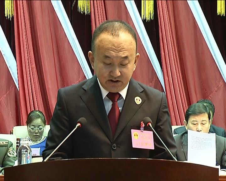 2015年  月  日上午,乌拉特中旗第十六届人民代表大会第四次会议胜利